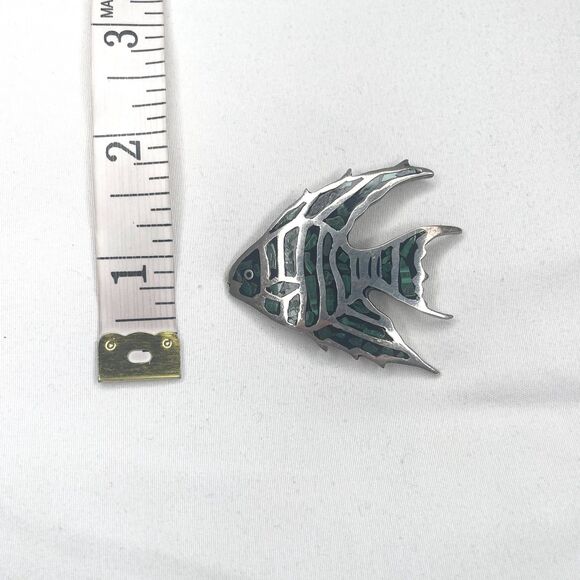 Vintage 925 Stamped Sterling Silver Green & Black Mexican Angel Fish Brooch - Picture 4 of 4